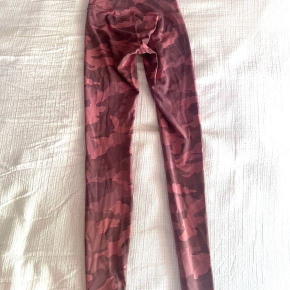 Lululemon wunder train pink camo leggings 28” size 2 - Picture 1 of 3